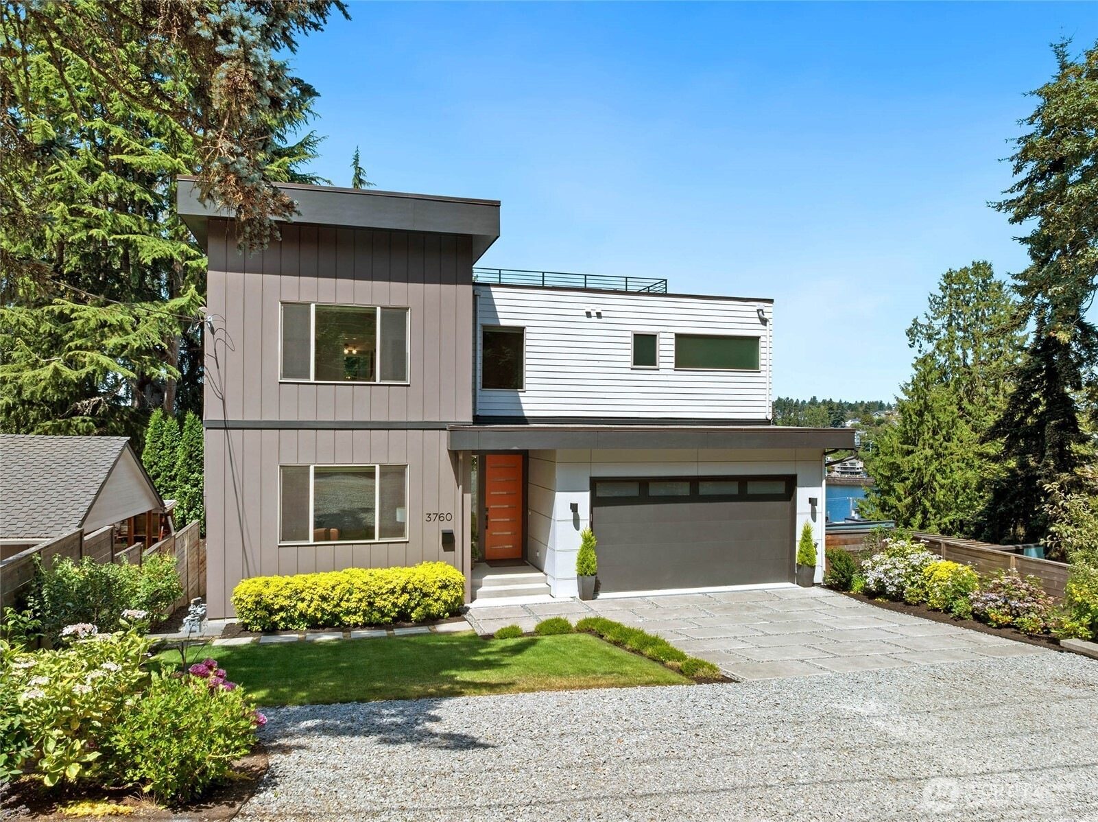 Modern home in Magnolia